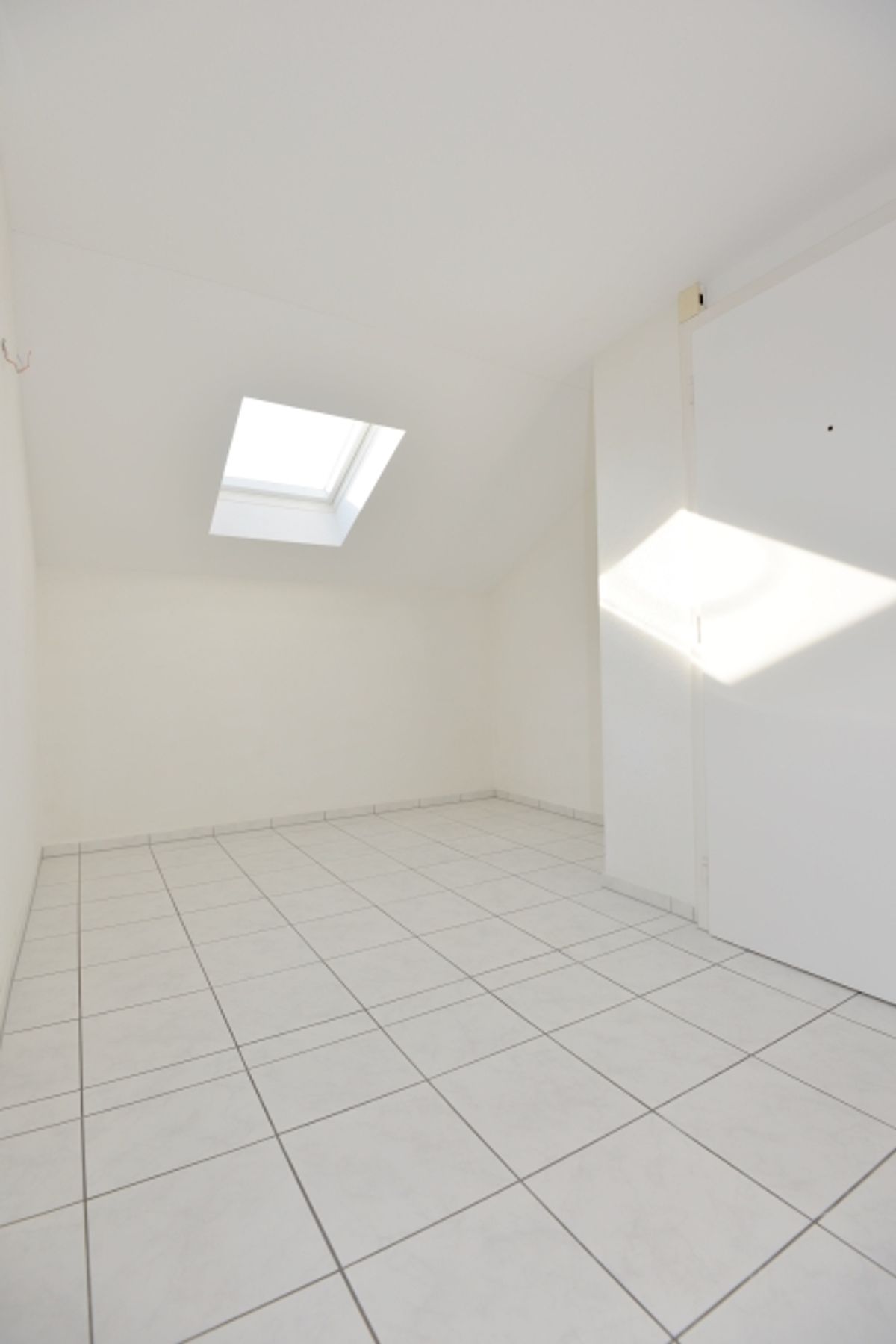 Lichtdurchflutete Dachwohnung im Herzen von Ebikon! - 3