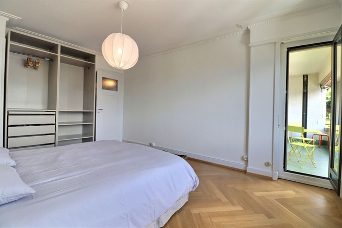Möblierte 2,5-Zimmer-Wohnung mit Balkon und atemberaubender Aussicht - 8