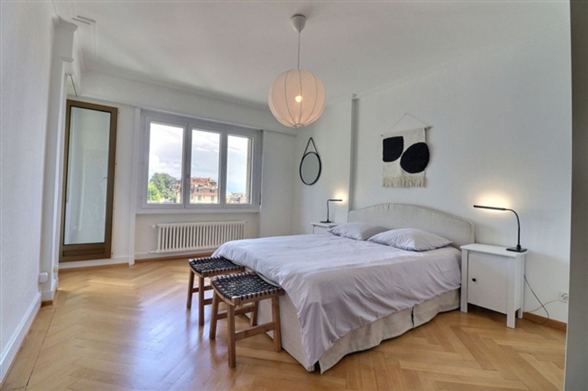 Möblierte 2,5-Zimmer-Wohnung mit Balkon und atemberaubender Aussicht - 9