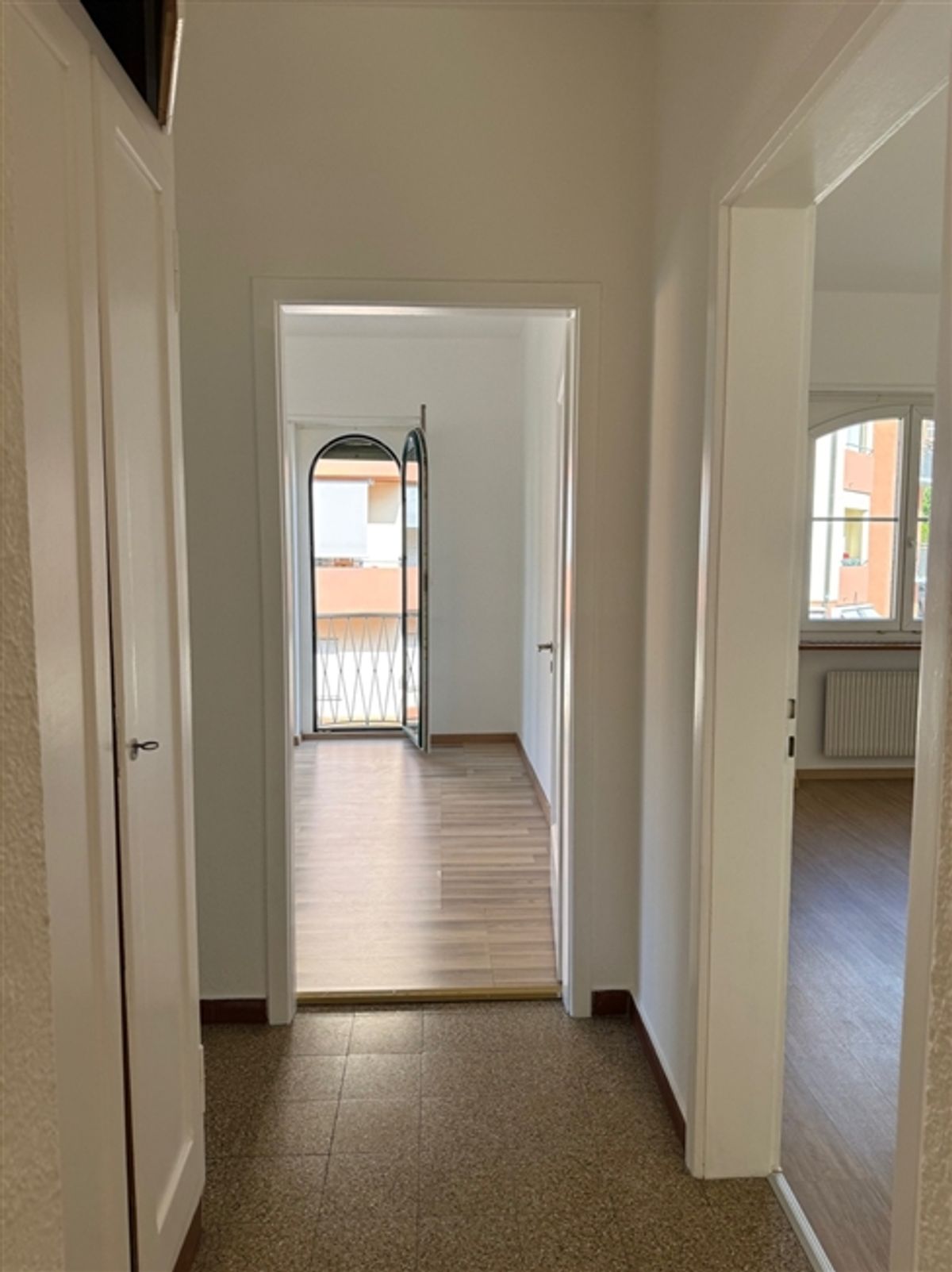 KOMFORTABLE 4-ZIMMER-WOHNUNG IN RUHIGER LAGE - 12
