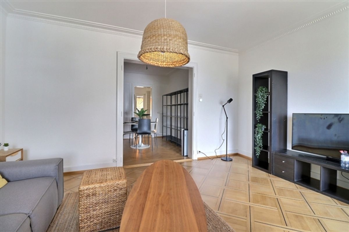 Möblierte 2,5-Zimmer-Wohnung mit Balkon und atemberaubender Aussicht - 3