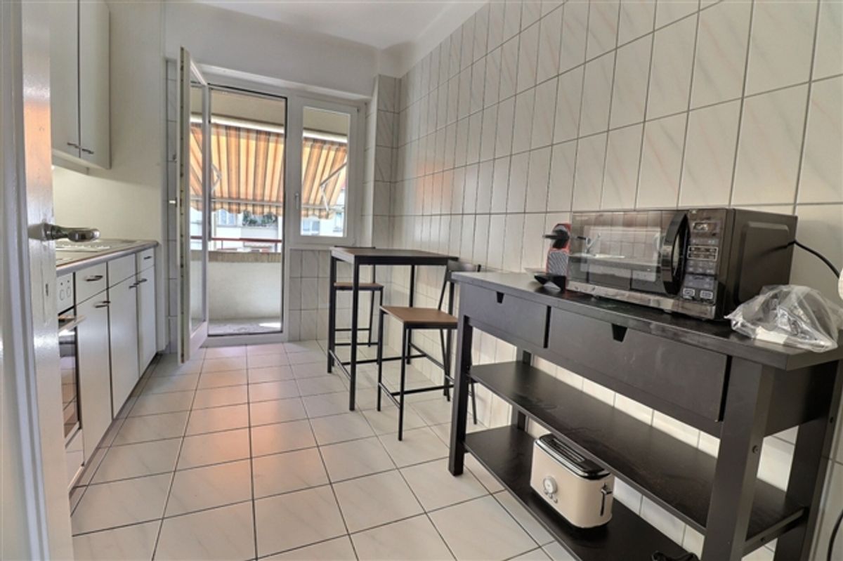 Möblierte 2,5-Zimmer-Wohnung mit Balkon und atemberaubender Aussicht - 7