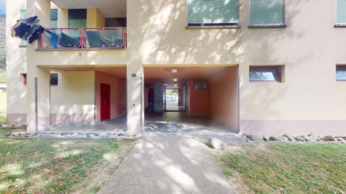 Vista natura e spazi luminosi la tua nuova casa a Biasca - 0