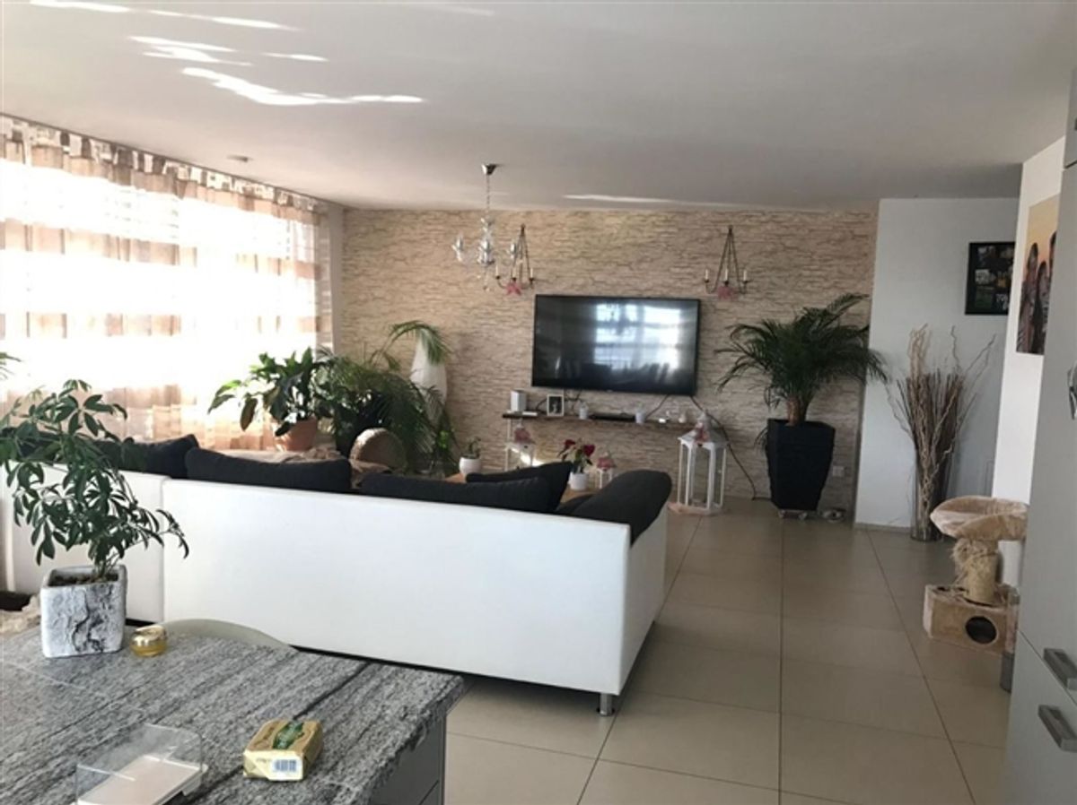 Ansprechende 4.5 Zimmer Wohnung im 1. OG Kopie - 2