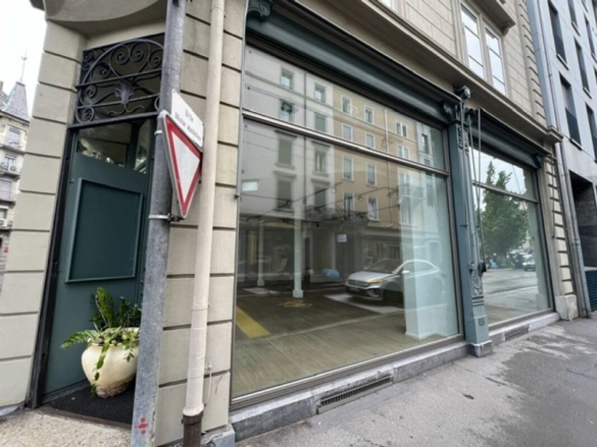 Ladenlokal im EG Ecke Süd-West - 1