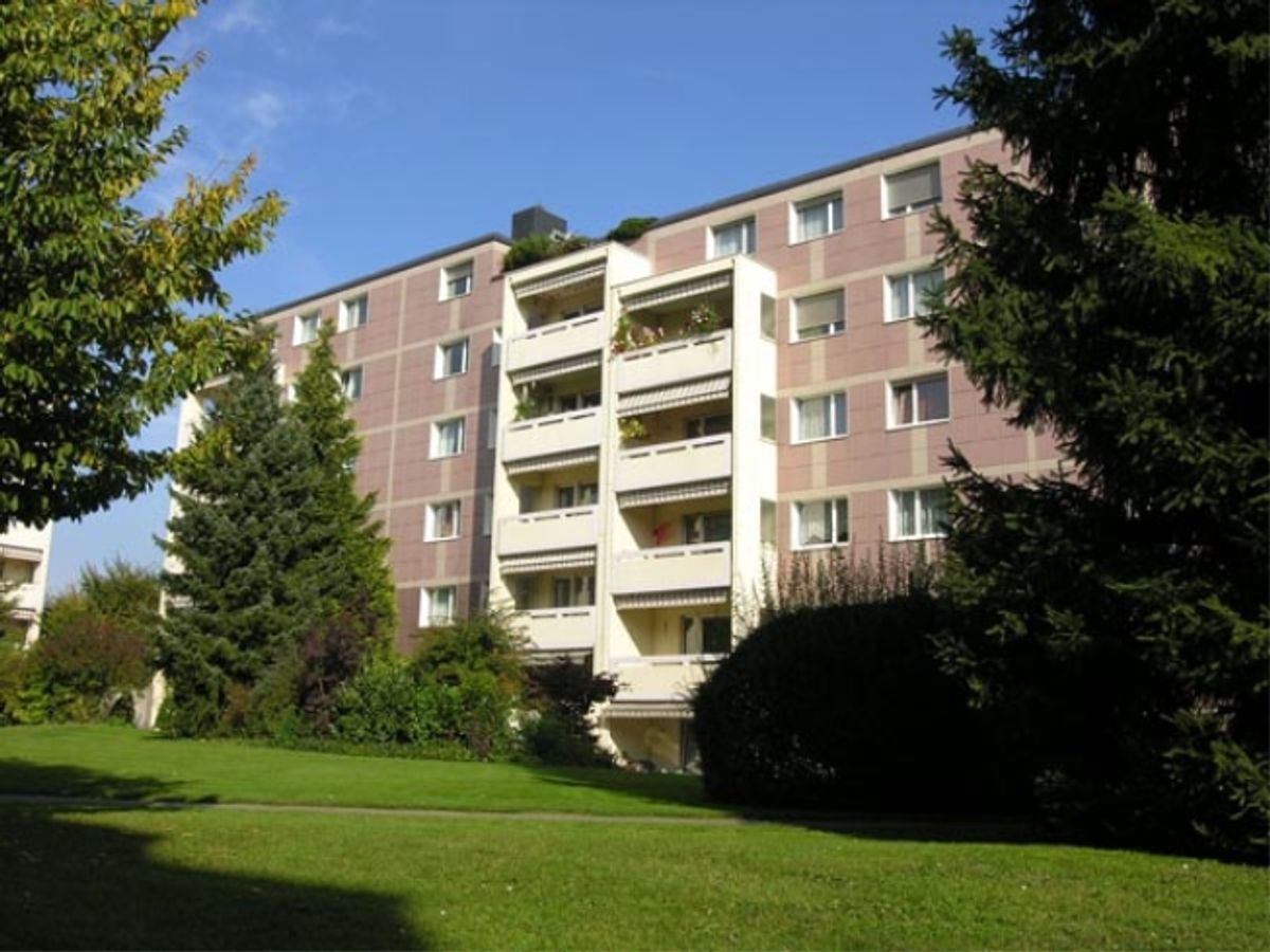 Familienfreundliche Überbauung im Grünen - 1