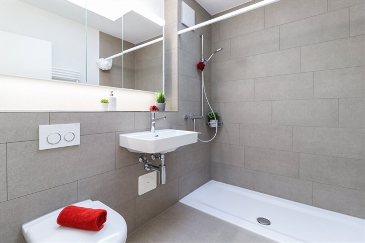 Attraktive Attika-Wohnung im wunderschönen Lindendorf 1 - 4