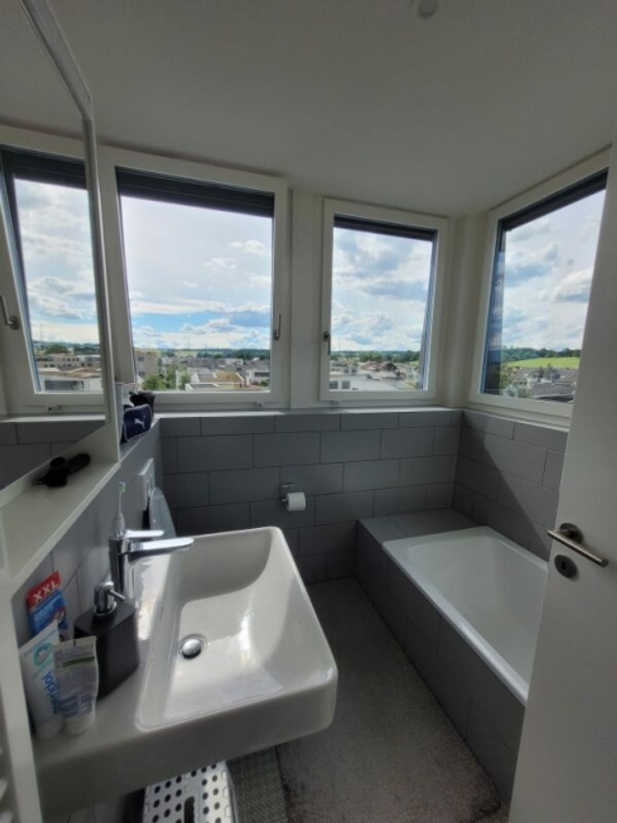 Lichtdurchflutete Maisonettewohnung mit grosszügigem Grundriss - 3