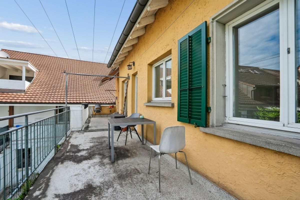 Zentrales Wohn- & Geschäftshaus mit Terrasse in Frick - 8