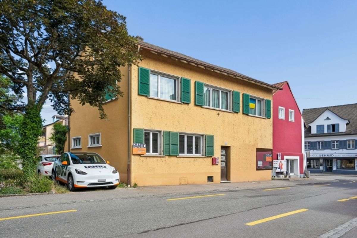 Zentrales Wohn- & Geschäftshaus mit Terrasse in Frick - 0