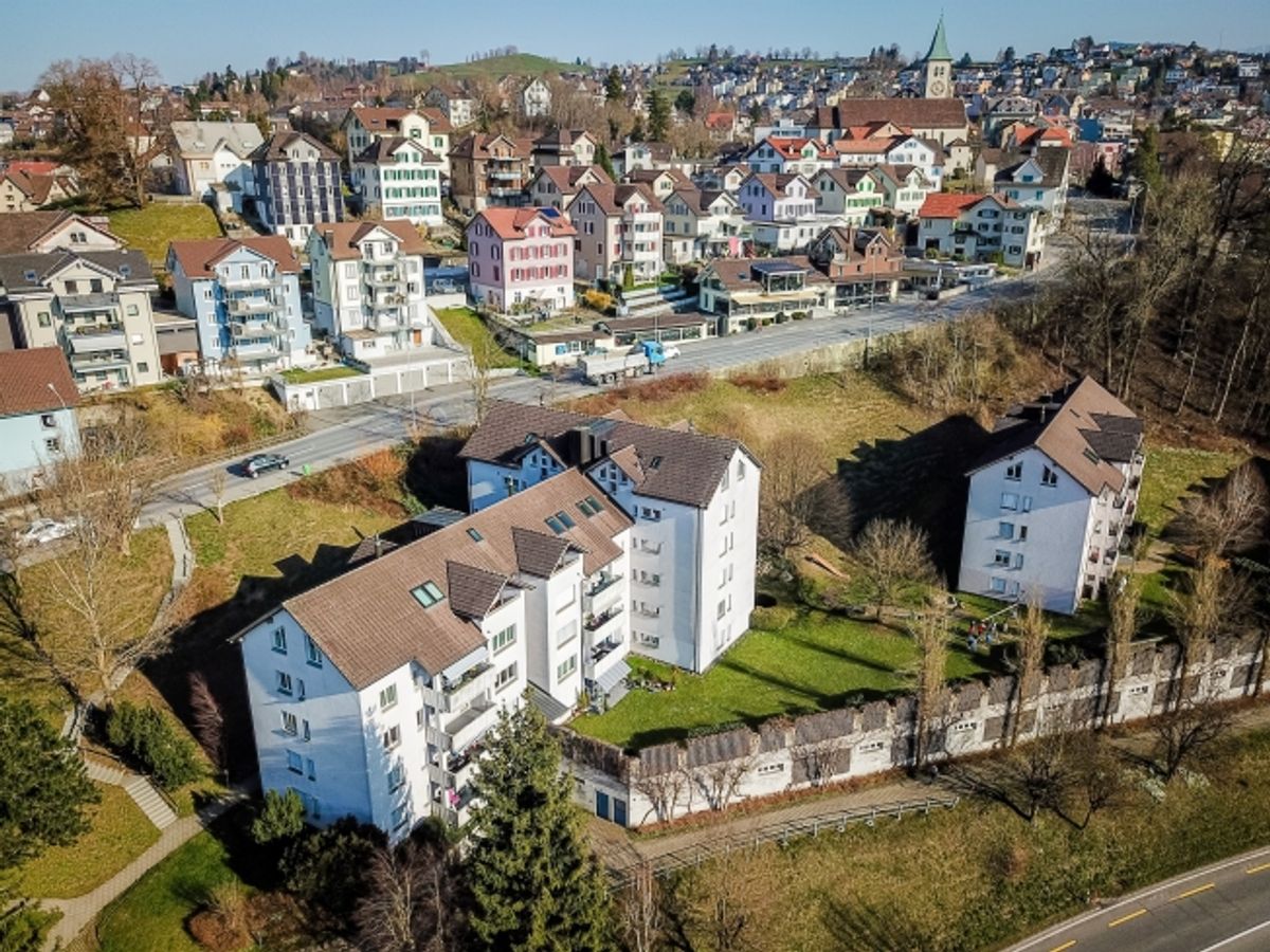 Charmante Dachwohnung sucht Sie! - 0