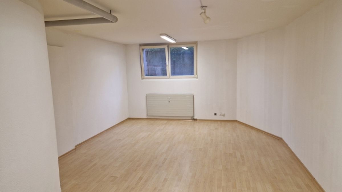 Bastelraum an ruhiger Lage - 1