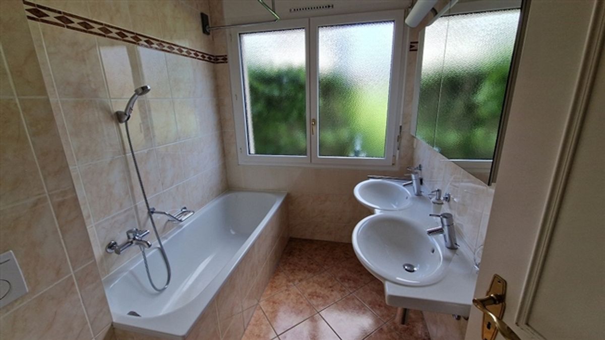 Eine atemberaubende 3,5-Zimmer-Wohnung zur Miete mit Garten in einem ruhigen Komplex. - 5