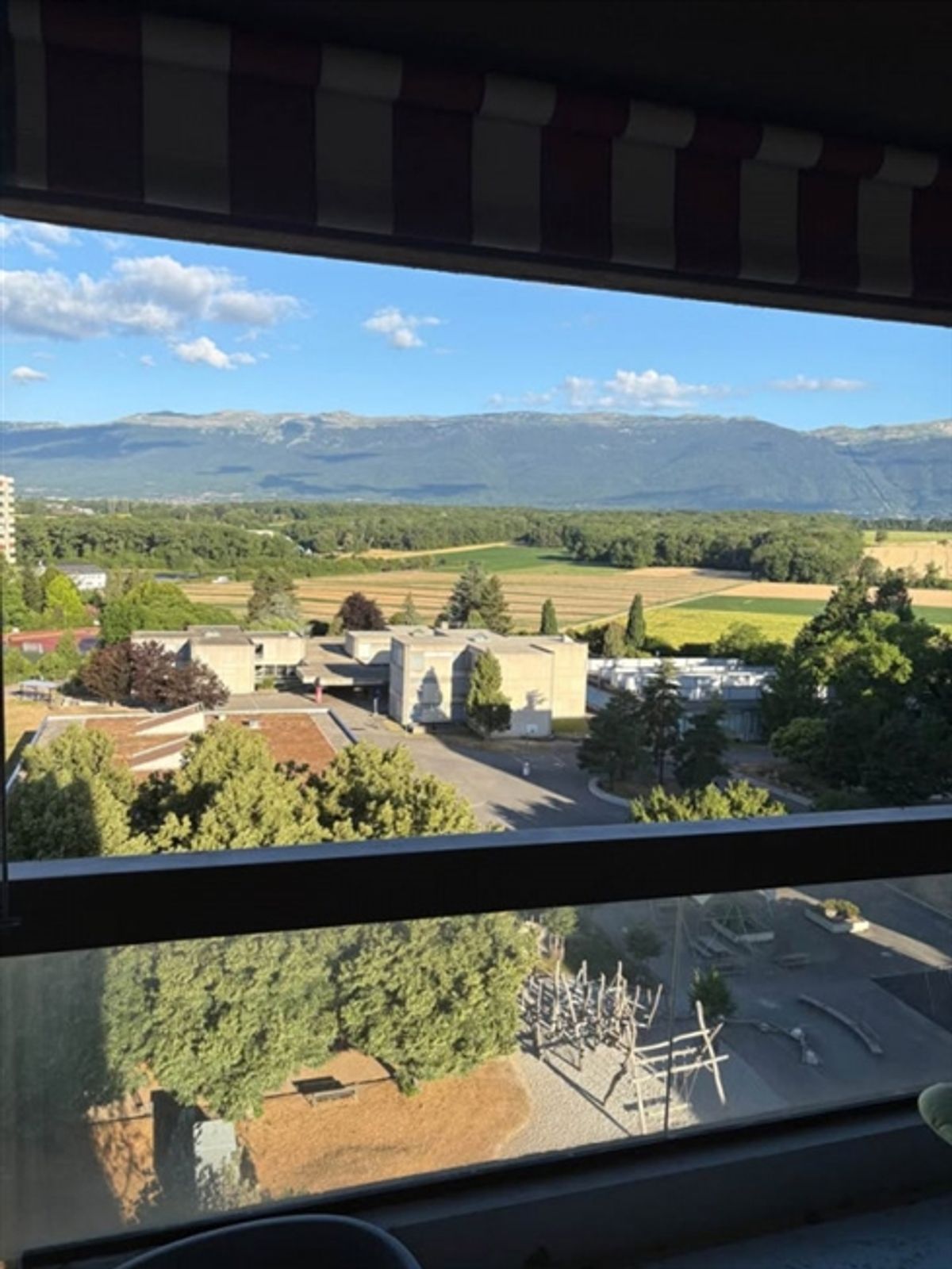 Hervorragende 7-Zimmer-Wohnung mit Blick auf den Jura - 1