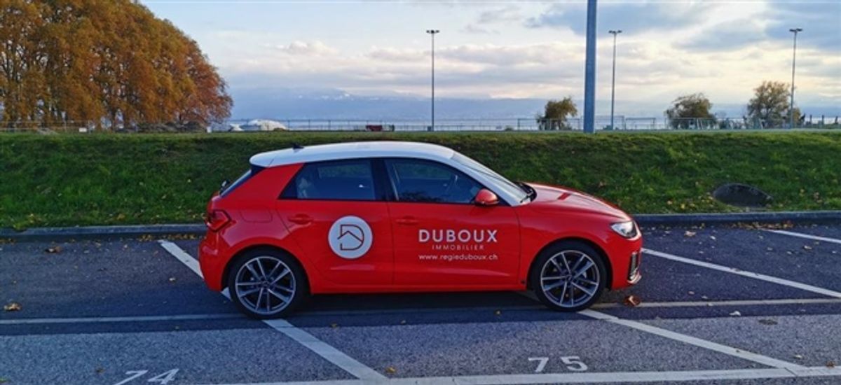Offene Parkplatz in Vufflens-la-Ville - 1