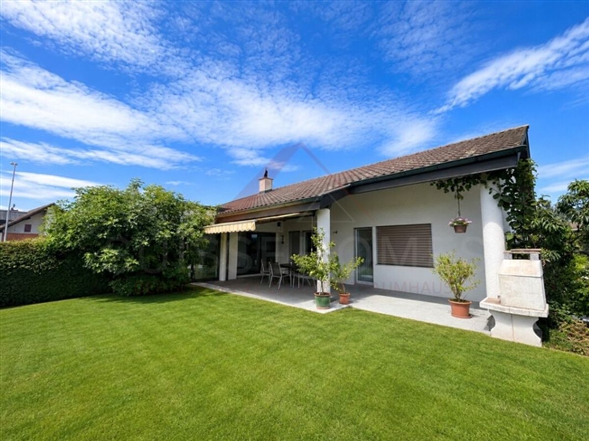 Charmantes 5.5-Zimmer-Einfamilienhaus mit Alpenblick, grossem Garten und Ausbaupotenzial in Stetten AG - 0