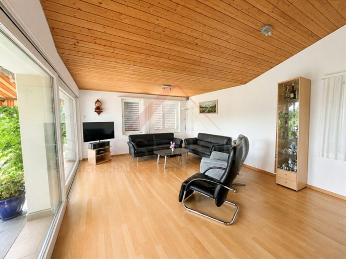 Charmantes 5.5-Zimmer-Einfamilienhaus mit Alpenblick, grossem Garten und Ausbaupotenzial in Stetten AG - 2