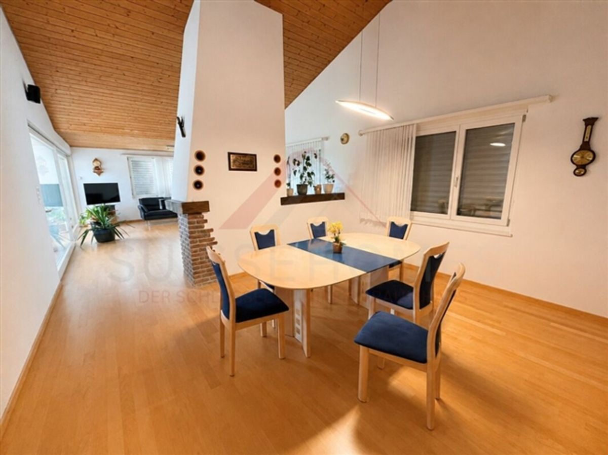 Charmantes 5.5-Zimmer-Einfamilienhaus mit Alpenblick, grossem Garten und Ausbaupotenzial in Stetten AG - 4