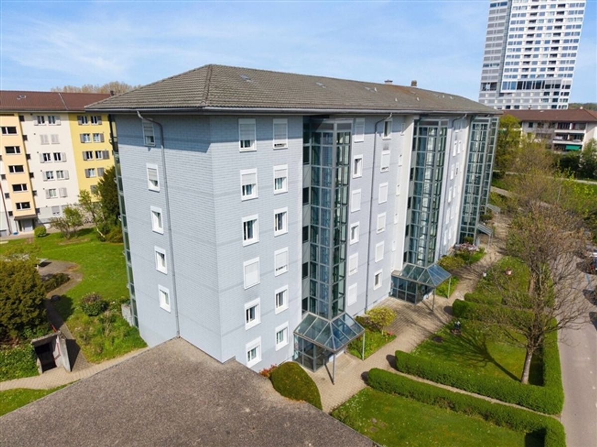 Attraktive 3.5-Zimmerwohnung mit Terrasse - 0