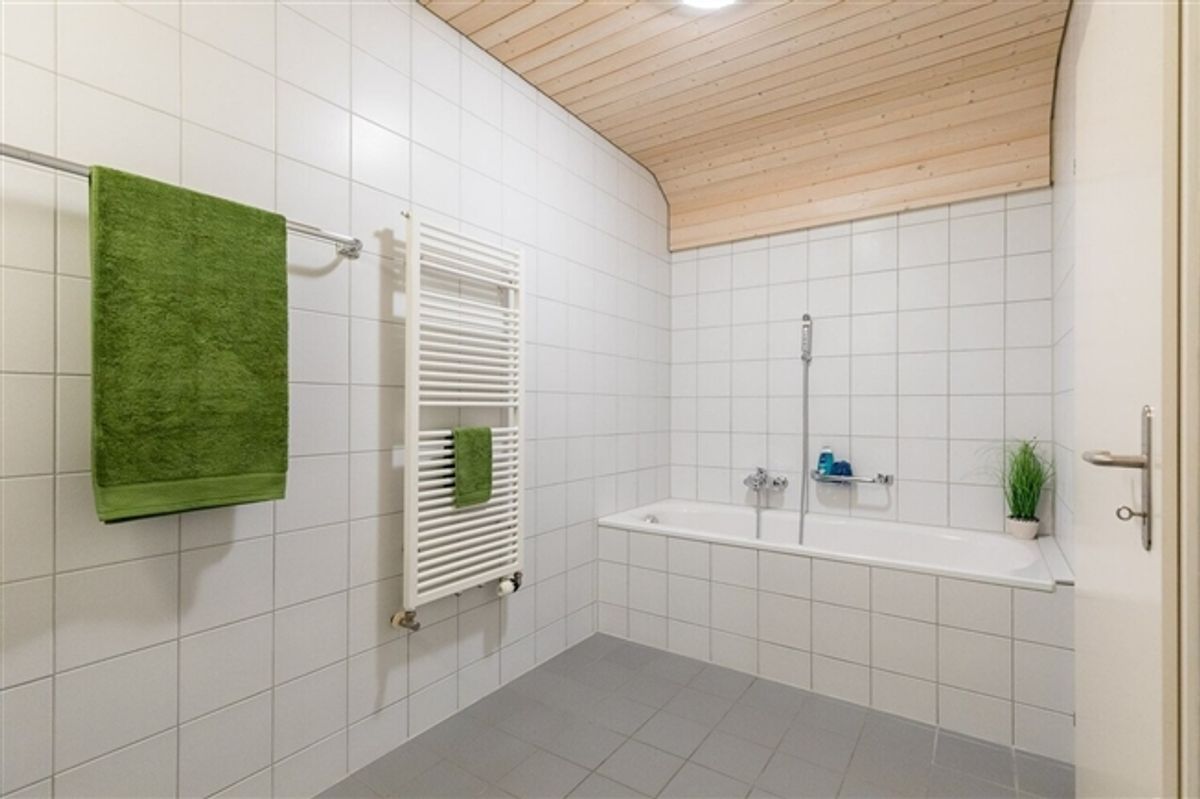 Charmante Erdgeschosswohnung mit gemütlichem Sitzplatz und Schwedenofe - 4