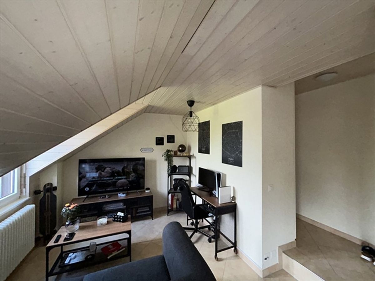 Zu vermieten Charming 2-Zimmer-Wohnung auf dem Dachboden in Échichens - 2