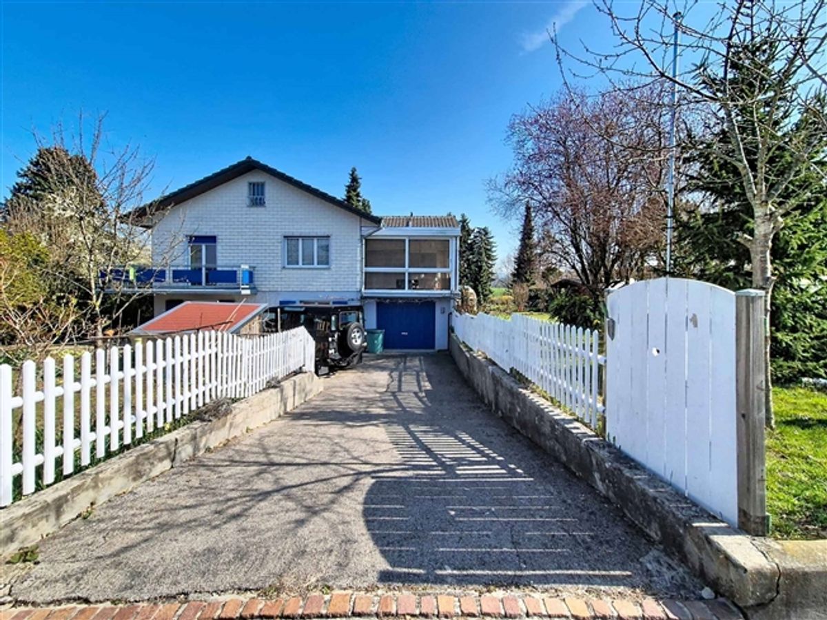 Helles freistehendes Haus in grüner Umgebung - 9