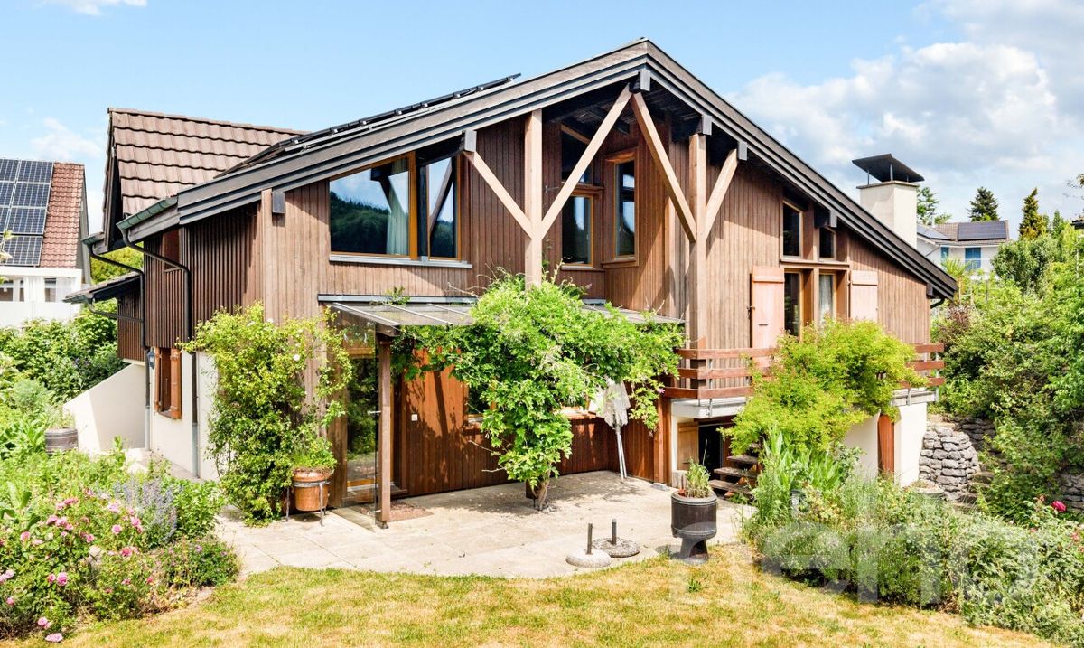 Grosszügiges Einfamilienhaus mit Garten und vielseitigen Möglichkeiten - 1