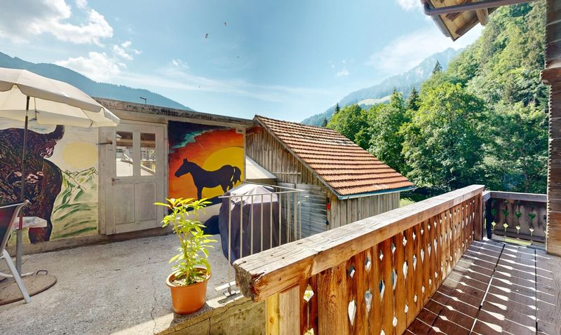 A charming chalet nestled in lush greenery - 4
