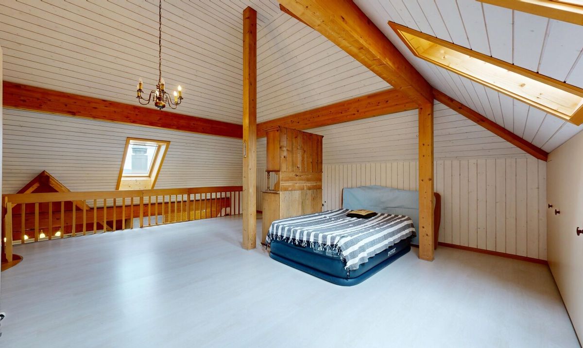 3.5 Zimmer Maisonette mit zusätzlicher Galerie, Balkonen und Weitsicht - 8