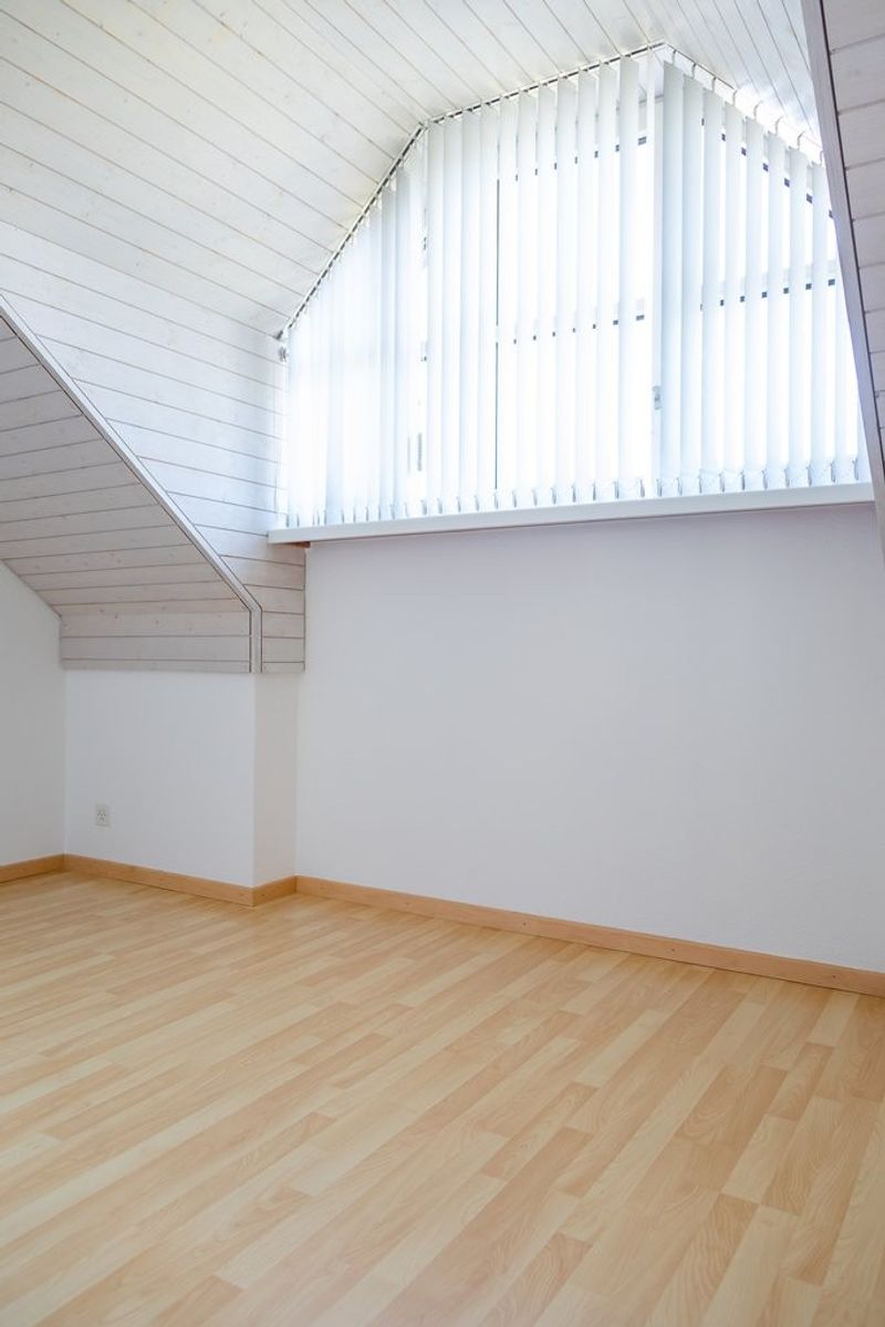 Sanierte 3.5-Zimmerdachwohnung - 3