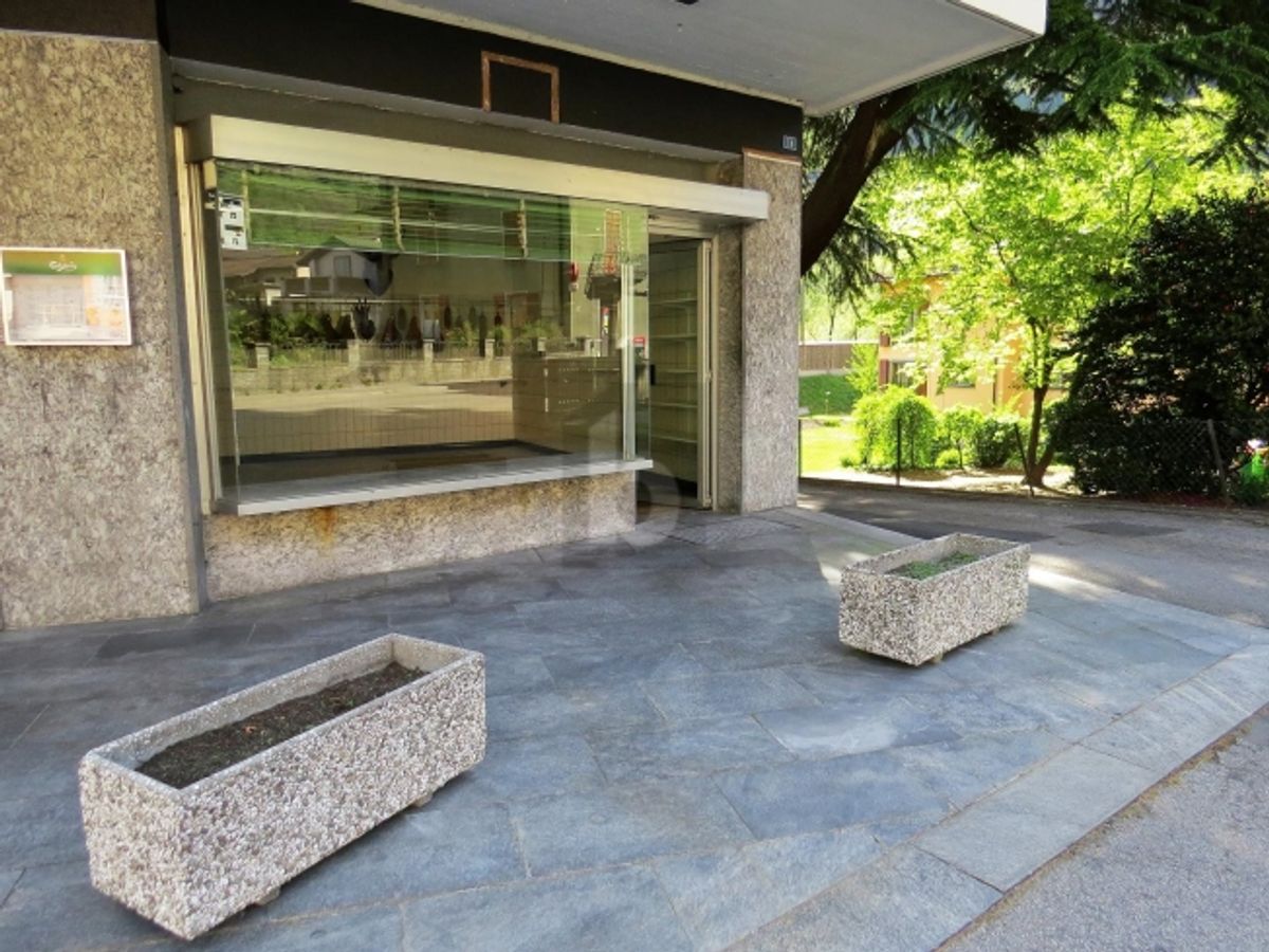 IDEALE SPAZIO COMMERCIALE - 1