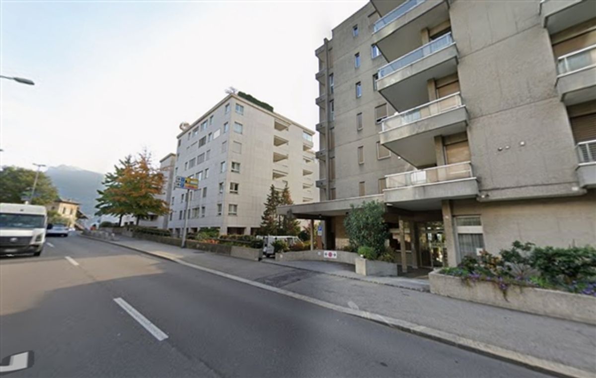 PARKPLATZ INNERHALB DES ZENTRUMS VON LUGANO - 1