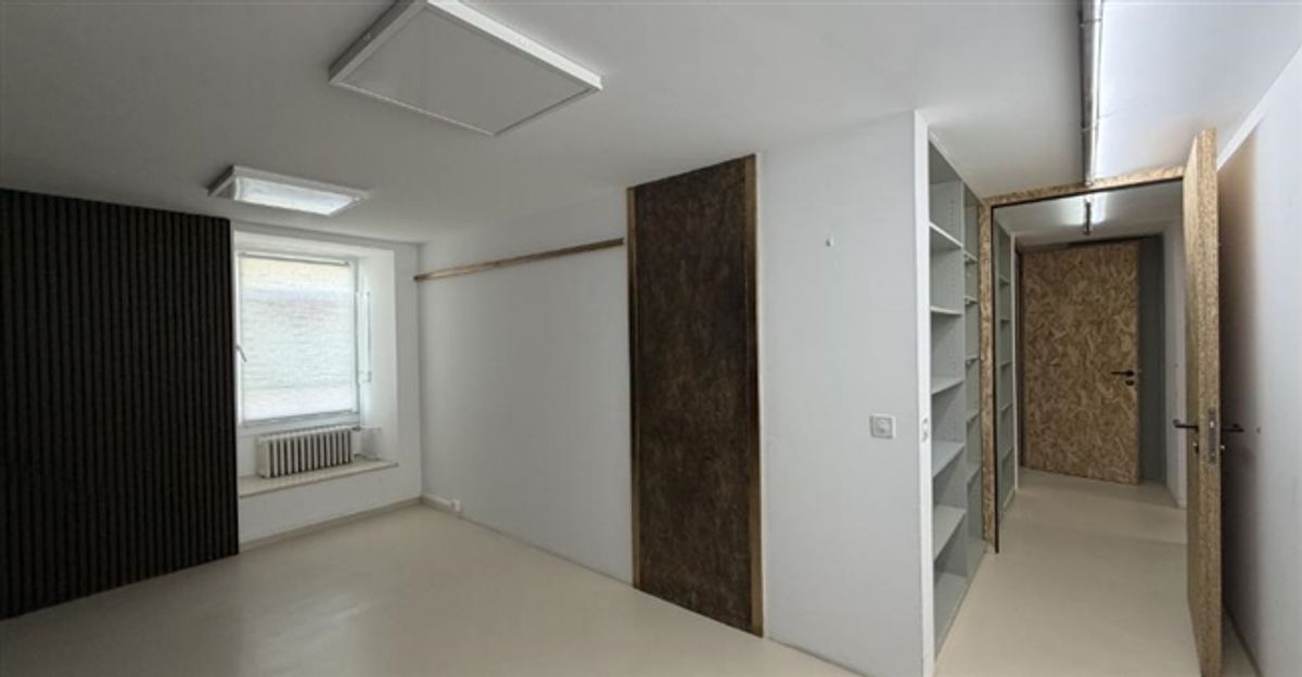 Bureau 6 pièces - 3
