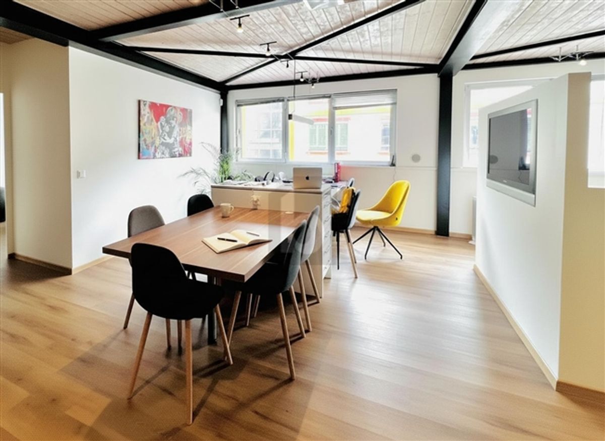 ESPACE DE TRAVAIL MODERNE ET INSPIRANT - 1