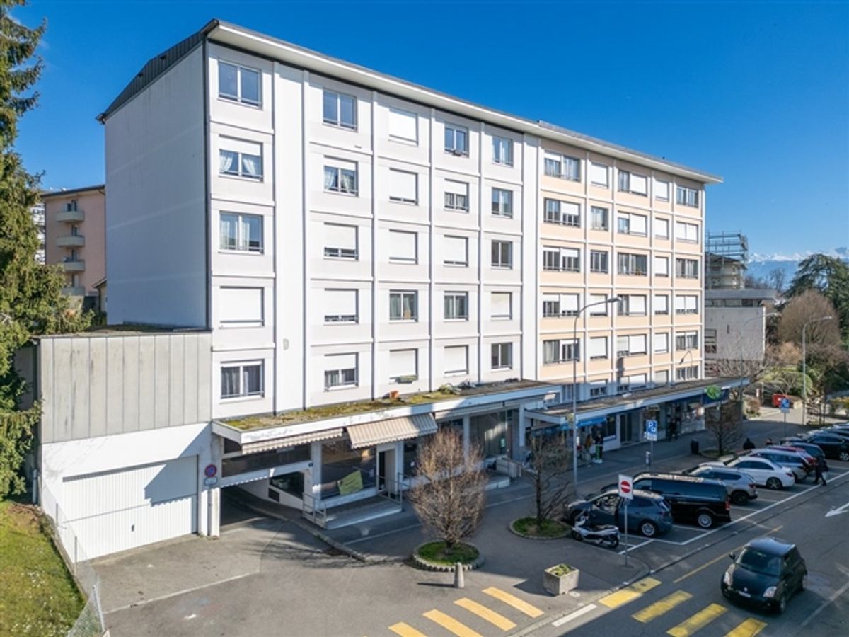 Wunderschöne renovierte 2-Zimmer-Wohnung im Stadtzentrum von Prilly - 6
