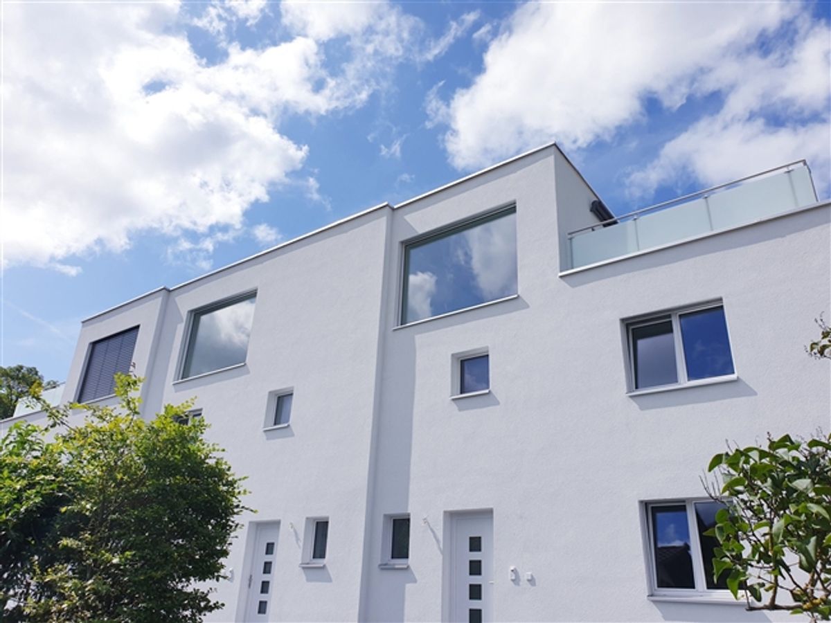 Zur Miete in Delémont modernes Haus mit 5,5 Zimmern und Garten - 2