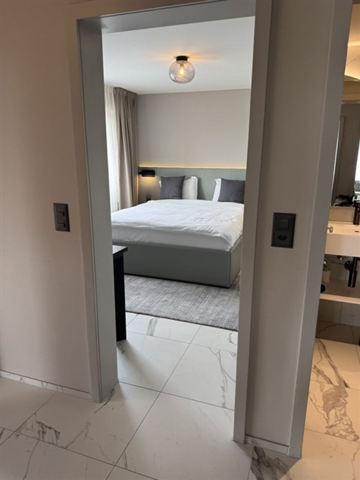 Möblierte 3.5-Zimmer-Wohnung zu vermieten - 2