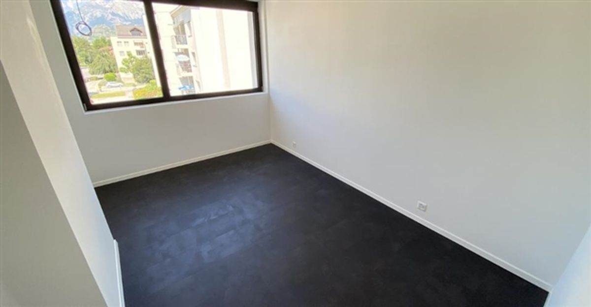 Bureau 3.5 pièces - 3