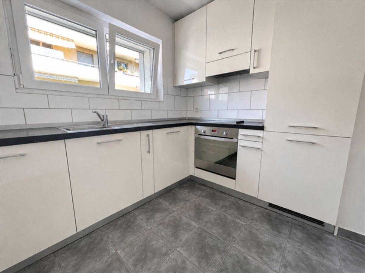 Helle 3.5-Zimmerwohnung mit sonnigem Balkon an ruhiger Wohnlage - 0
