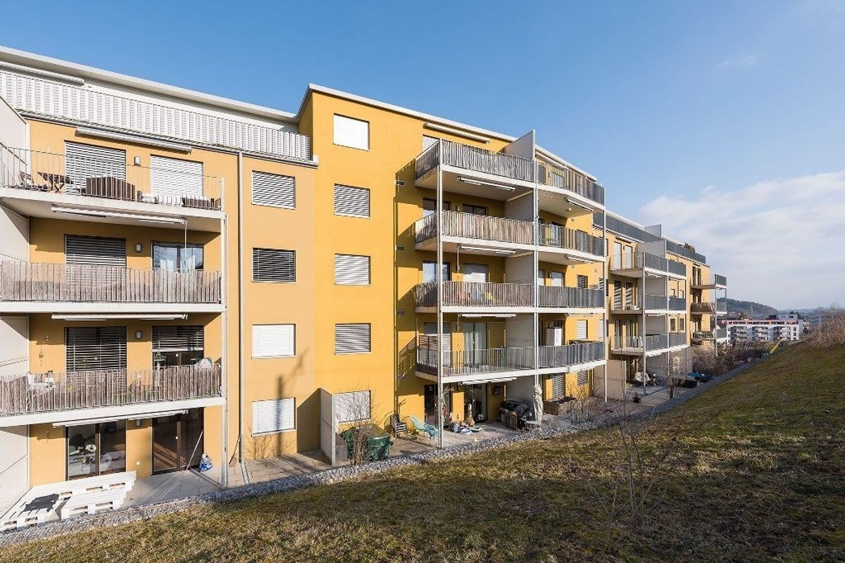 Moderne Wohnung mit grossem Balkon - 0