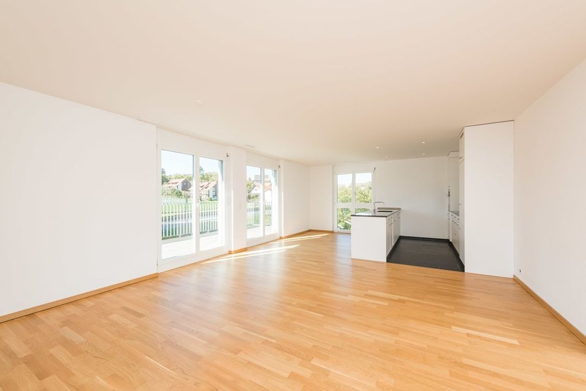 Moderne Wohnung mit grossem Balkon - 1