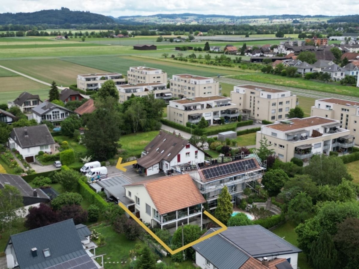 PRAXIS mit HALLENSCHWIMMBAD in Aegerten - 0
