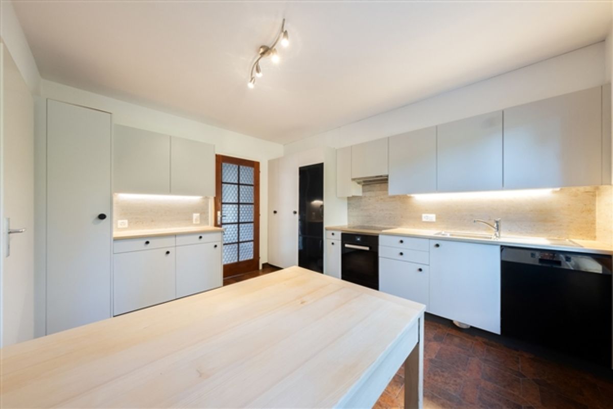 FAMILIENVILLA IN PIGNON MIT GARTEN IN GRÜNER UMGEBUNG - 11
