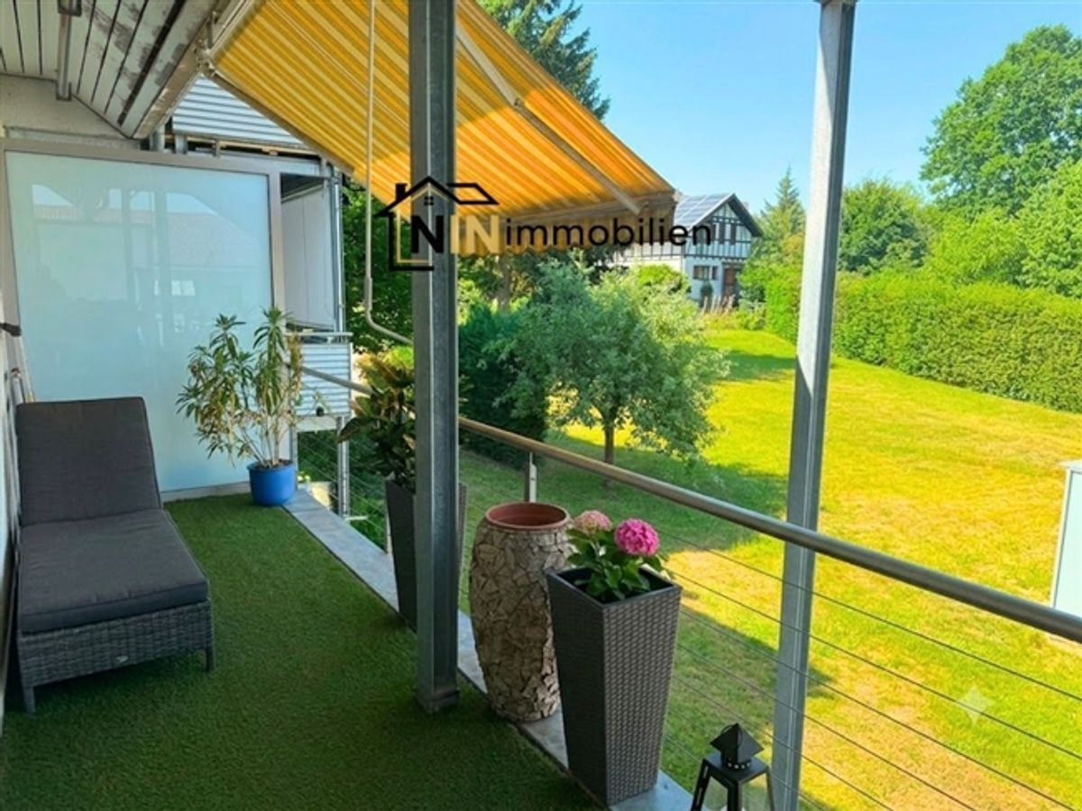 Zentral mit Lift und Balkon - 0
