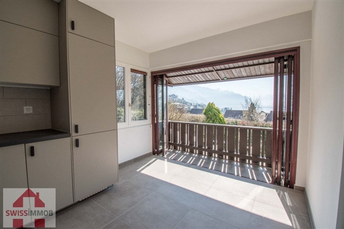 WUNDERSCHÖNE FREISTEHENDE VILLA MIT 6 ZIMMERN IN BLONAY - 1