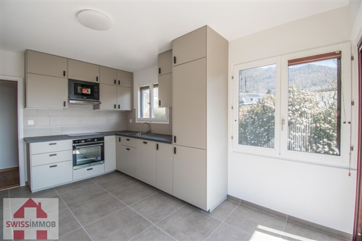WUNDERSCHÖNE FREISTEHENDE VILLA MIT 6 ZIMMERN IN BLONAY - 2