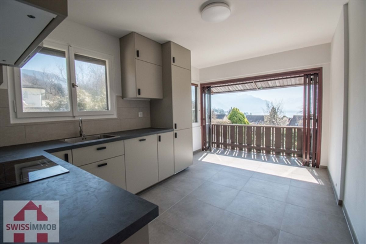 WUNDERSCHÖNE FREISTEHENDE VILLA MIT 6 ZIMMERN IN BLONAY - 3