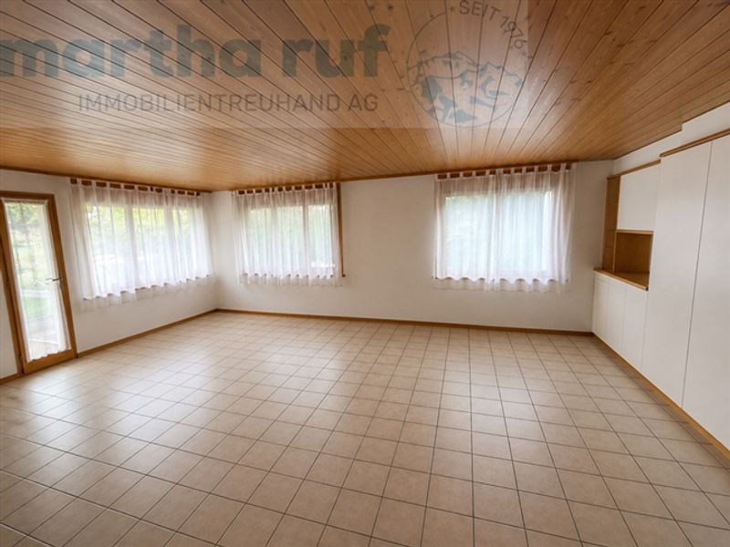 grosszügige 4.5-Zimmer-Wohnung im Erdgeschoss - 2