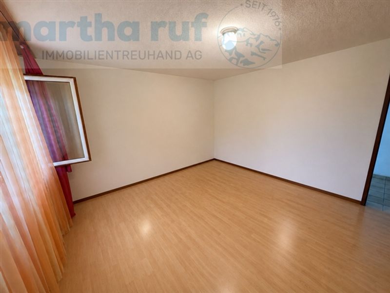 grosszügige 4.5-Zimmer-Wohnung im Erdgeschoss - 5