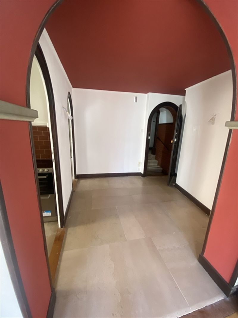 1.5-Zimmer-Wohnzimmer im 1. OG - 3